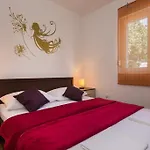 Laura Apartament