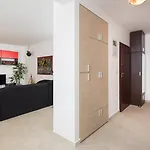 Laura Apartament *